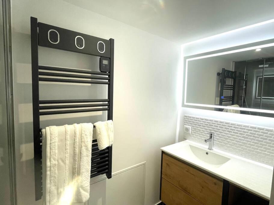 Appartement Grand T2 Rue Simeon Gouet à Vienne  Extérieur photo