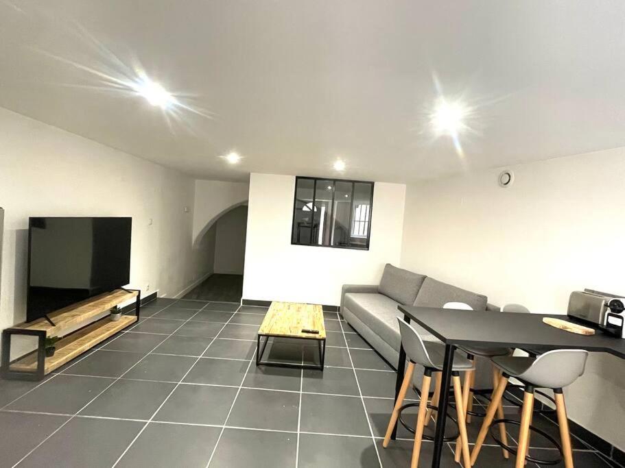 Appartement Grand T2 Rue Simeon Gouet à Vienne  Extérieur photo